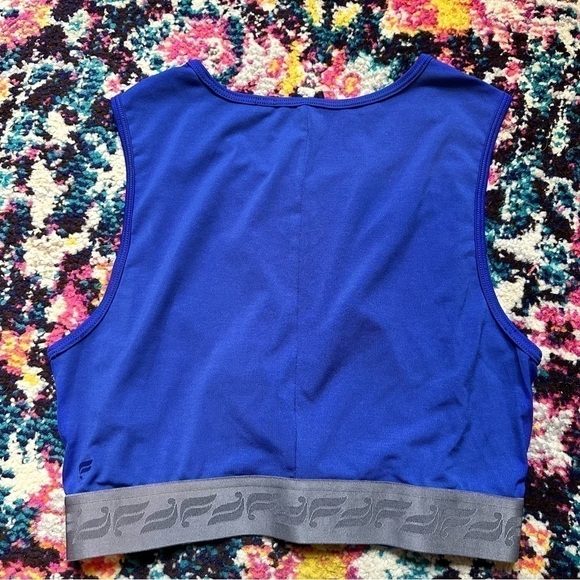 Fabletics Crop Sleeveless Top Size Medium Twist Front - Picture 2 of 4